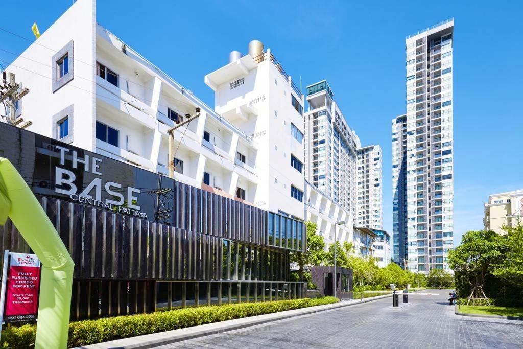 The Base Deluxe Apartment Pattaya Exterior foto