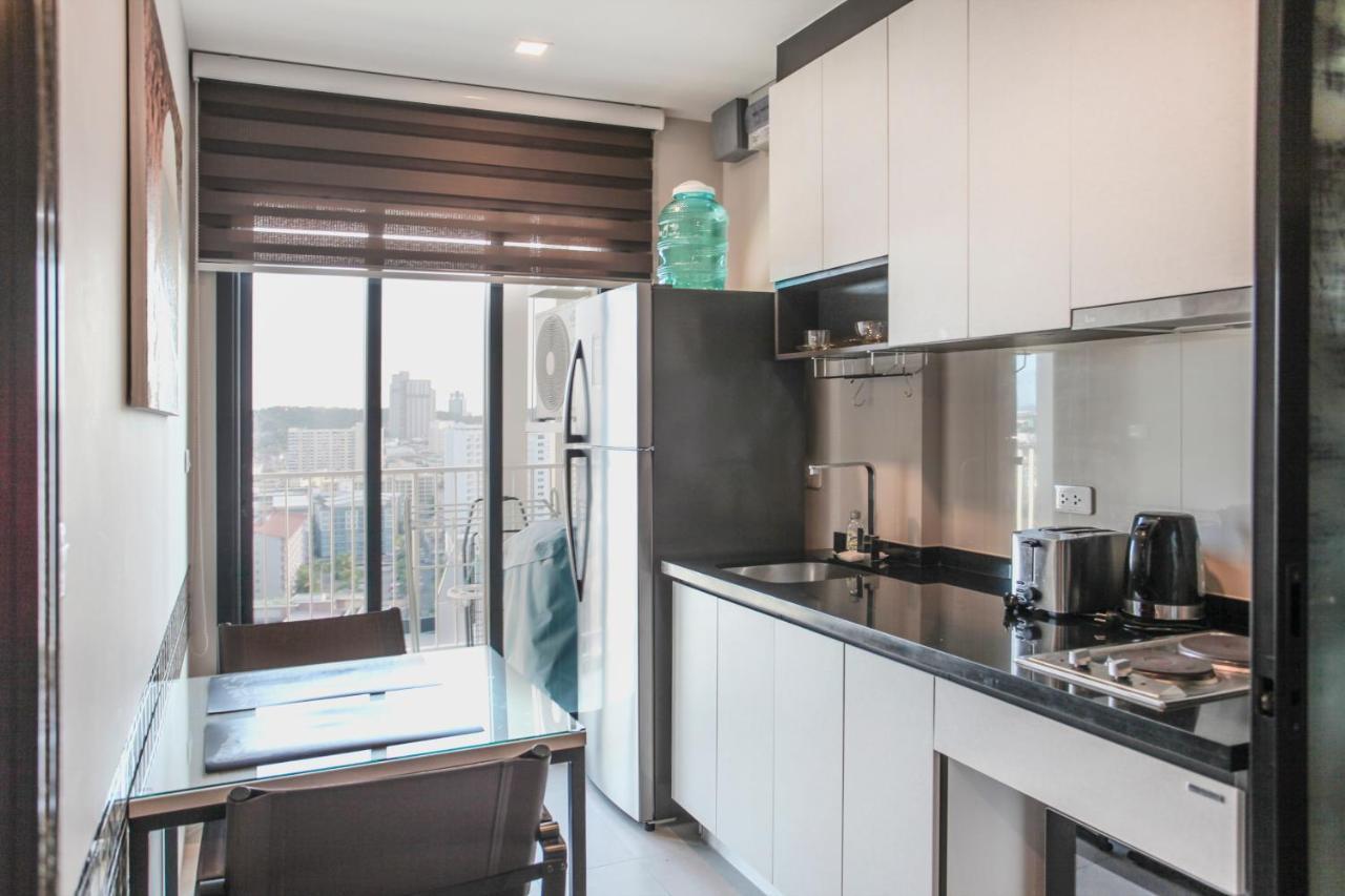 The Base Deluxe Apartment Pattaya Exterior foto