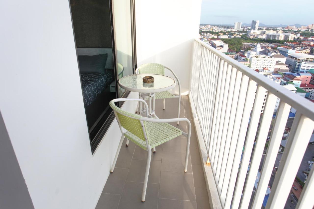 The Base Deluxe Apartment Pattaya Exterior foto