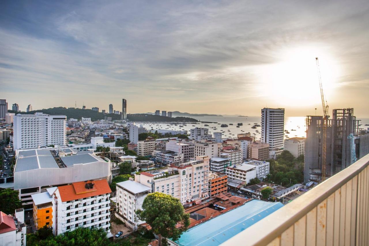 The Base Deluxe Apartment Pattaya Exterior foto