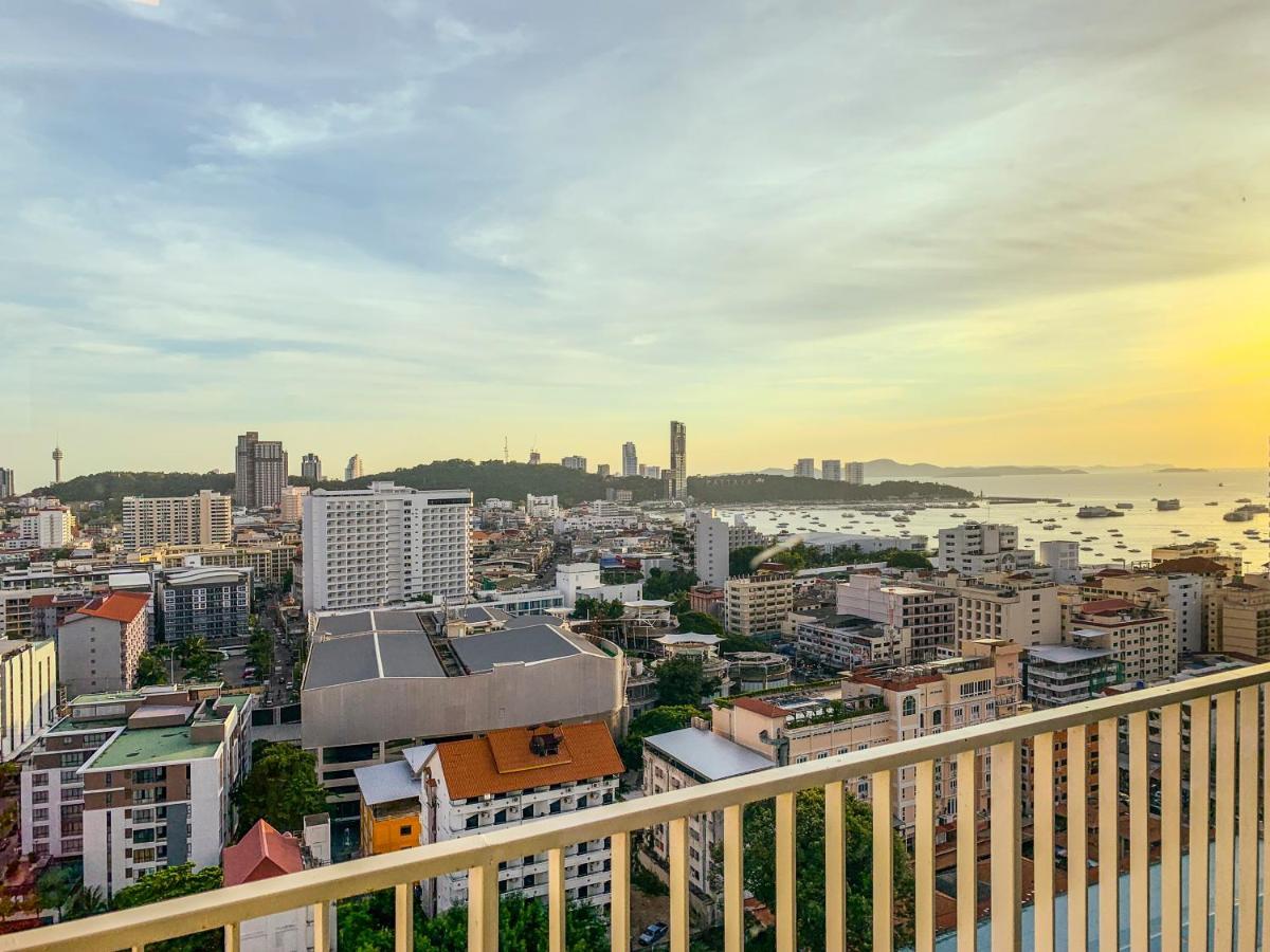 The Base Deluxe Apartment Pattaya Exterior foto