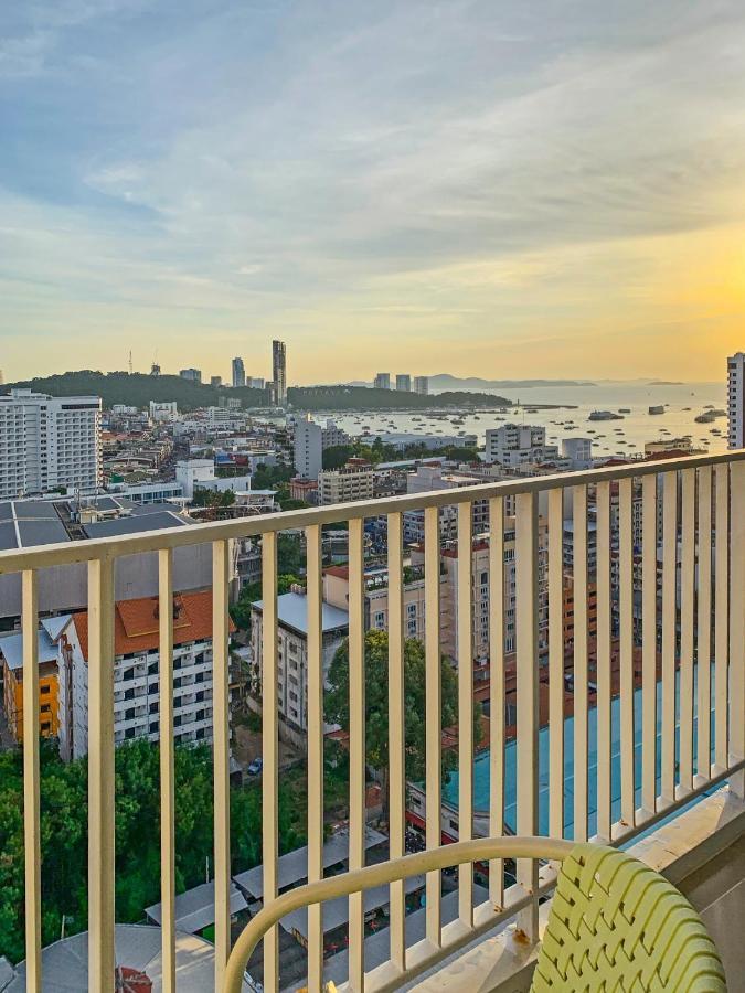 The Base Deluxe Apartment Pattaya Exterior foto